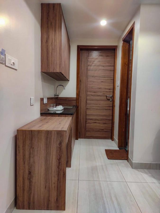 Rr Mount Elite Suites Madrás Exterior foto